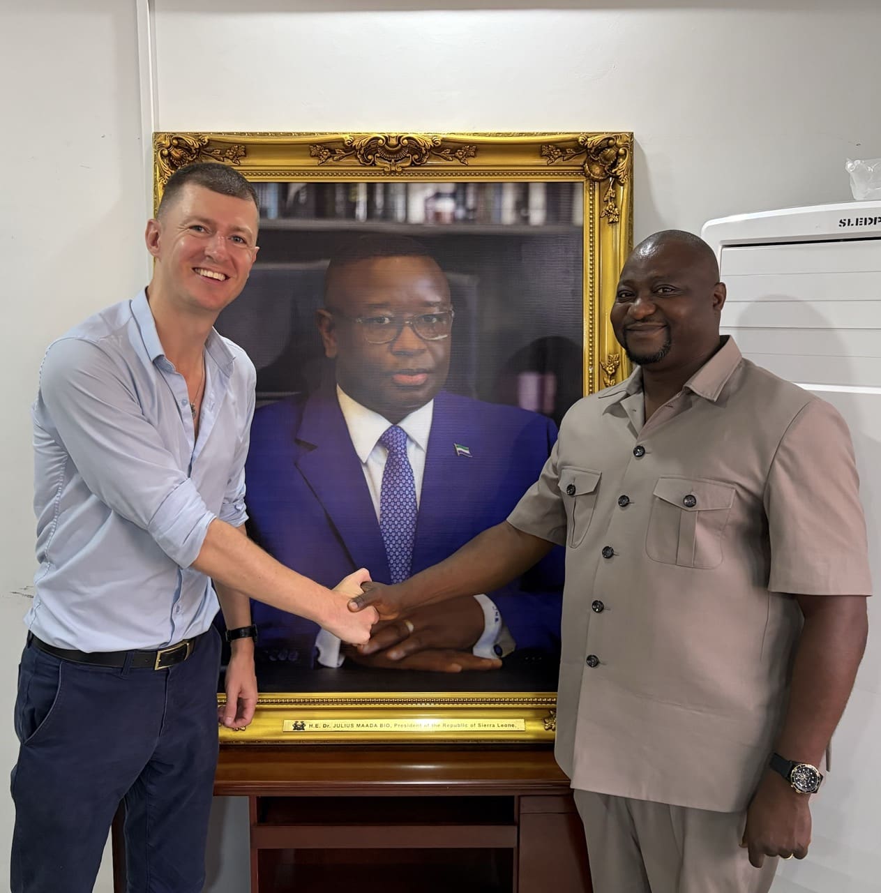Ladislas rencontre un ministre de Sierra Leone